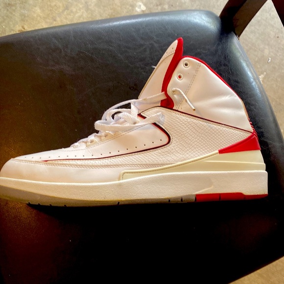 Jordan 2s - Picture 3 of 4